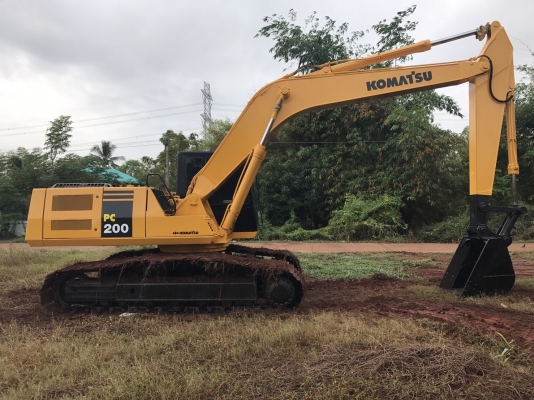 ขายรถแบคโค KOMATSU PC200-5 ซีเรี้ยล 50000 กว่า ราคา.650,000 ไฟฟ้าครบ เอวแน้น 90\% เปลี่ยนซิลกระบอกให้ใหม่หมด เฟรมสวย รถทำงานเร็ว เครื่อง ปั้มไม่มีโหลด เครื่อง ปั้ม แรง แอร์เย็น เก็บสีสวยๆทั้งคัน ภายในเก๋งสวย เฟรมสวย โซ้สะภาพ 80\% ลูเลอร์เต็ม มูมฮาร์มสวย รถพ