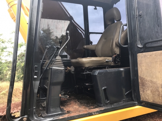 ขายรถแบคโค KOMATSU PC200-5 ซีเรี้ยล 50000 กว่า ราคา.650,000 ไฟฟ้าครบ เอวแน้น 90\% เปลี่ยนซิลกระบอกให้ใหม่หมด เฟรมสวย รถทำงานเร็ว เครื่อง ปั้มไม่มีโหลด เครื่อง ปั้ม แรง แอร์เย็น เก็บสีสวยๆทั้งคัน ภายในเก๋งสวย เฟรมสวย โซ้สะภาพ 80\% ลูเลอร์เต็ม มูมฮาร์มสวย รถพ