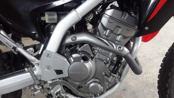 Honda crf 250 l ปี 2015 ตัวล่าสุด โช็คหน้า ล้อดำ โรงงาน วิ่ง 5 พันโลแท้ครับ
