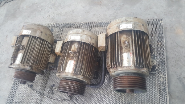 ขายโซลินอยด์วาล์วตัวละ 1,000 ชุดปั๊มพร้อมถัง 18,000 บาท มอเตอร์7.5 แรงม้าตัวละ 4,000 บาท