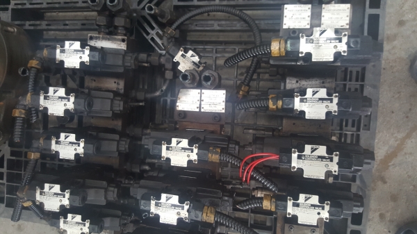 ขายโซลินอยด์วาล์วตัวละ 1,000 ชุดปั๊มพร้อมถัง 18,000 บาท มอเตอร์7.5 แรงม้าตัวละ 4,000 บาท