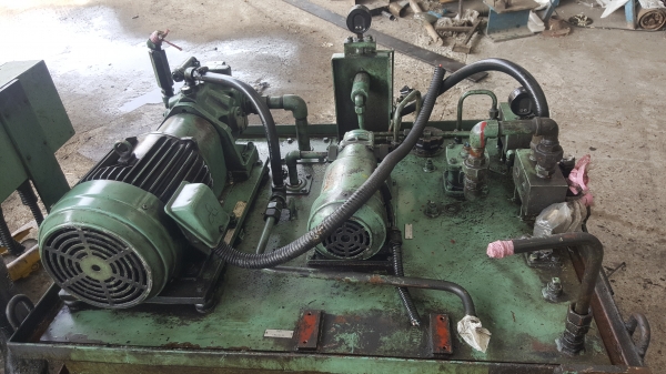 ขายโซลินอยด์วาล์วตัวละ 1,000 ชุดปั๊มพร้อมถัง 18,000 บาท มอเตอร์7.5 แรงม้าตัวละ 4,000 บาท