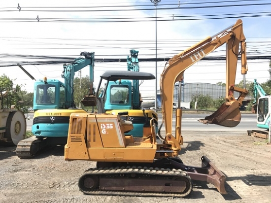 ขายแม็คโคร IHI IS35  FROM JAPAN 4000 ชั่วโมง เครื่อง ISUZU ปั้มนิ้ว  พร้อมใช้งาน ติดต่อ 063-9316985 ID LINE : 0639316985 ครับ