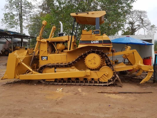 CAT D6H มีทะเบียน ราคา 1,500,000 รถ กทม.