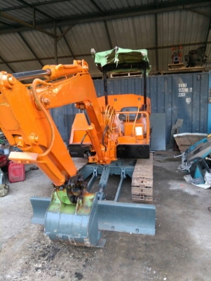 ฮิตาชิรถเก่าญี่ปุ่น ขนาด 30 ราคา 150,000 รถ กทม.