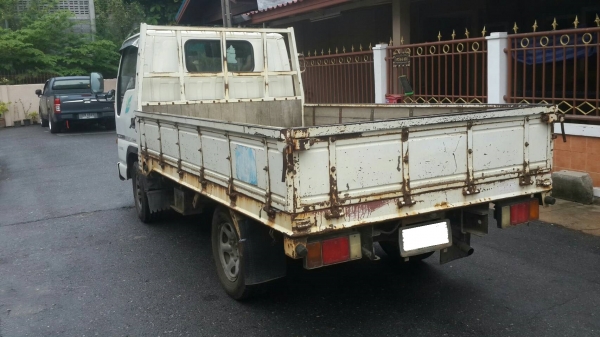 รถบรรทุก ISUZU 4 ล้อ กลาง มือเดียว สวยๆ