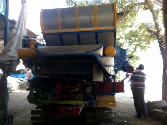 รถพร้อมใช้ครับ ขาย ศักดิ์พัฒนา  บิก 47 เสปค 10 ht hino ho7d +turbo ~ 230 แรง อุ้ม 2.2 ตัน เก็บงานเสร็จแล้ว พึ่งเกี่ยวข้าวได้100 ไร่ ข้าวหมดก่อน รถเยอะ