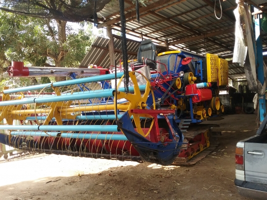 รถพร้อมใช้ครับ ขาย ศักดิ์พัฒนา  บิก 47 เสปค 10 ht hino ho7d +turbo ~ 230 แรง อุ้ม 2.2 ตัน เก็บงานเสร็จแล้ว พึ่งเกี่ยวข้าวได้100 ไร่ ข้าวหมดก่อน รถเยอะ