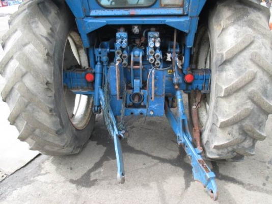 ขาย ford 6610 2 WD เสื้อลาย ปั้มกลม ท่อไอดีใหญ่ ยังไม่เคยใช้ในไทย 310000 บ. โทร.084-5424150