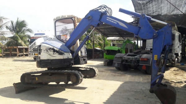 ขายรถขุด MITSUBISHI รุ่น  mm40sr-3คอนโทรลน้ำมัน  ปั้มนิ้ว เก่านอก