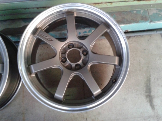 ขอบ17นิ้ว4รู100 ชุดนี้ ราคา 3900 บาท ขอบ17นิ้ว4รู100 ชุดนี้ ราคา 3900 บาท