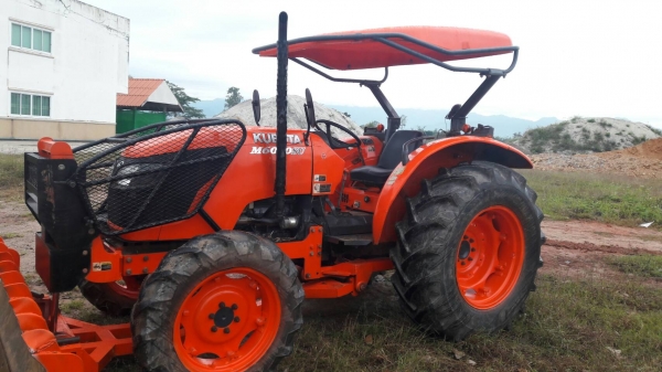 ขายรถไถ M6040 สภาพรถสวยพร้อมใช้ พร้อมอุปกรณ์หน้าและหลัง มีเล่มพร้อมโอนครับ ขายรถไถ M6040 สภาพรถสวยพร้อมใช้ พร้อมอุปกรณ์หน้าและหลัง มีเล่มพร้อมโอนครับ