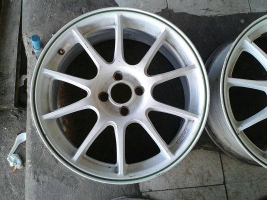 ล้อแม็กขอบ17นื้ว4รู100 ชุดนี้สมบูรณ์พร้อมใช้ ราคา 3900 บาท
