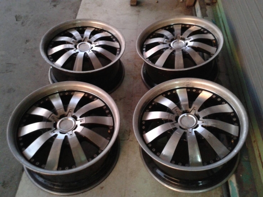 ขอบ18นิ้ว5รู100/114 ชุดนี้สมบูรณ์พร้อมใช้ ลดราคาเหลือ 5900 บาท