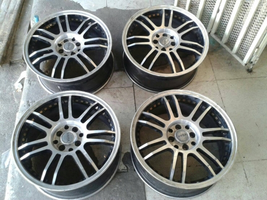 ขอบ17นิ้ว4100/114 ชุดนี้สมบูรณ์พร้อมใช้  ราคา 3900 บาท