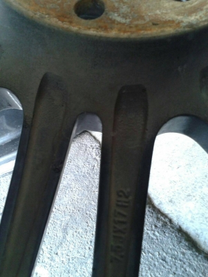 ขอบ17นิ้ว4100/114 ชุดนี้สมบูรณ์พร้อมใช้ ราคา 3900 บาท ขอบ17นิ้ว4100/114 ชุดนี้สมบูรณ์พร้อมใช้ ราคา 3900 บาท