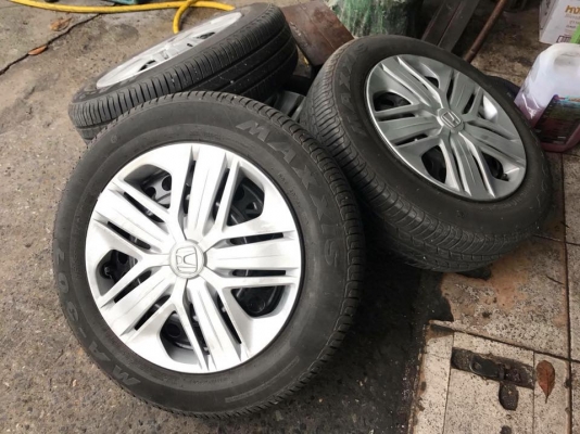 กะทะพร้อมยาง HONDA JAZZ ขอบ15 MAXXIS 175-65-15 ปี17 ชุดละ 4,400 บาท