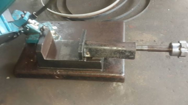 เลื่อยสายพาน 5" ขนาดพกพา ไฟบ้าน พร้อมใช้ 7000 บาท เลื่อยสายพาน 5" ขนาดพกพา ไฟบ้าน พร้อมใช้ 7000 บาท