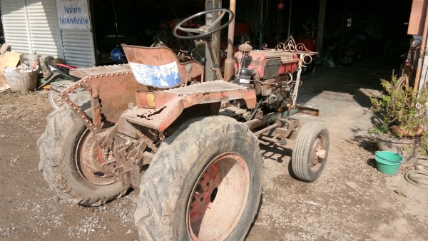 ขายเครื่องพร้อมโครงเครื่อง.ER.1500.โครงลือไกล4เกรียเดินน้า4เกรียถอยหลังขายตามสภาพ.ครับ