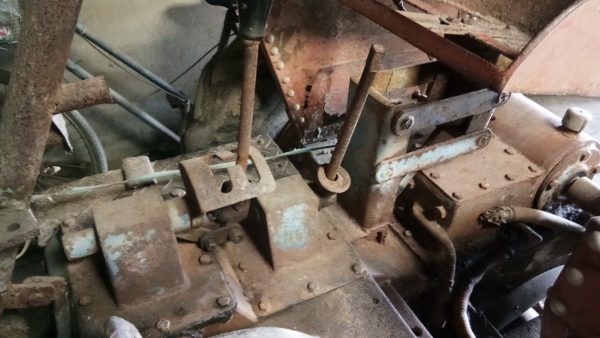 ขายเครื่องพร้อมโครงเครื่อง.ER.1500.โครงลือไกล4เกรียเดินน้า4เกรียถอยหลังขายตามสภาพ.ครับ