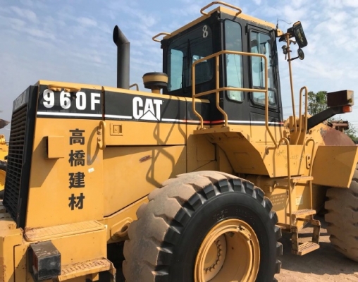 ขายรถตักล้อยาง CAT 960F รถนอกนำเข้าเองจากญี่ปุ่น สภาพสวยพร้อมใช้งาน มีVDOการทำงานครับ ขายรถตักล้อยาง CAT 960F รถนอกนำเข้าเองจากญี่ปุ่น สภาพสวยพร้อมใช้งาน มีVDOการทำงานครับ