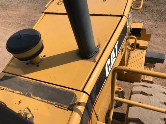 ขายรถตักล้อยาง CAT 960F รถนอกนำเข้าเองจากญี่ปุ่น สภาพสวยพร้อมใช้งาน มีVDOการทำงานครับ ขายรถตักล้อยาง CAT 960F รถนอกนำเข้าเองจากญี่ปุ่น สภาพสวยพร้อมใช้งาน มีVDOการทำงานครับ