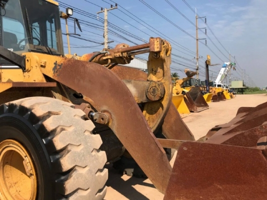 ขายรถตักล้อยาง CAT 960F รถนอกนำเข้าเองจากญี่ปุ่น สภาพสวยพร้อมใช้งาน มีVDOการทำงานครับ ขายรถตักล้อยาง CAT 960F รถนอกนำเข้าเองจากญี่ปุ่น สภาพสวยพร้อมใช้งาน มีVDOการทำงานครับ