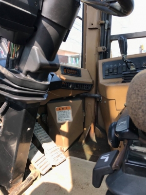 ขายรถตักล้อยาง CAT 960F รถนอกนำเข้าเองจากญี่ปุ่น สภาพสวยพร้อมใช้งาน มีVDOการทำงานครับ ขายรถตักล้อยาง CAT 960F รถนอกนำเข้าเองจากญี่ปุ่น สภาพสวยพร้อมใช้งาน มีVDOการทำงานครับ