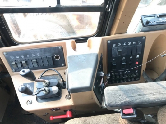 ขายรถตักล้อยาง CAT 960F รถนอกนำเข้าเองจากญี่ปุ่น สภาพสวยพร้อมใช้งาน มีVDOการทำงานครับ ขายรถตักล้อยาง CAT 960F รถนอกนำเข้าเองจากญี่ปุ่น สภาพสวยพร้อมใช้งาน มีVDOการทำงานครับ