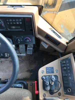 ขายรถตักล้อยาง CAT 960F รถนอกนำเข้าเองจากญี่ปุ่น สภาพสวยพร้อมใช้งาน มีVDOการทำงานครับ ขายรถตักล้อยาง CAT 960F รถนอกนำเข้าเองจากญี่ปุ่น สภาพสวยพร้อมใช้งาน มีVDOการทำงานครับ