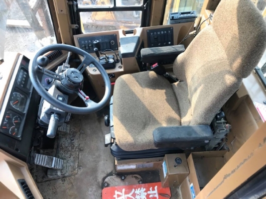 ขายรถตักล้อยาง CAT 960F รถนอกนำเข้าเองจากญี่ปุ่น สภาพสวยพร้อมใช้งาน มีVDOการทำงานครับ ขายรถตักล้อยาง CAT 960F รถนอกนำเข้าเองจากญี่ปุ่น สภาพสวยพร้อมใช้งาน มีVDOการทำงานครับ