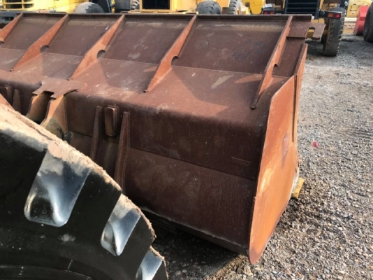 ขายรถตักล้อยาง CAT 960F รถนอกนำเข้าเองจากญี่ปุ่น สภาพสวยพร้อมใช้งาน มีVDOการทำงานครับ ขายรถตักล้อยาง CAT 960F รถนอกนำเข้าเองจากญี่ปุ่น สภาพสวยพร้อมใช้งาน มีVDOการทำงานครับ