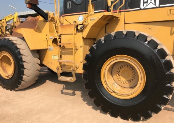 ขายรถตักล้อยาง CAT 960F รถนอกนำเข้าเองจากญี่ปุ่น สภาพสวยพร้อมใช้งาน มีVDOการทำงานครับ ขายรถตักล้อยาง CAT 960F รถนอกนำเข้าเองจากญี่ปุ่น สภาพสวยพร้อมใช้งาน มีVDOการทำงานครับ