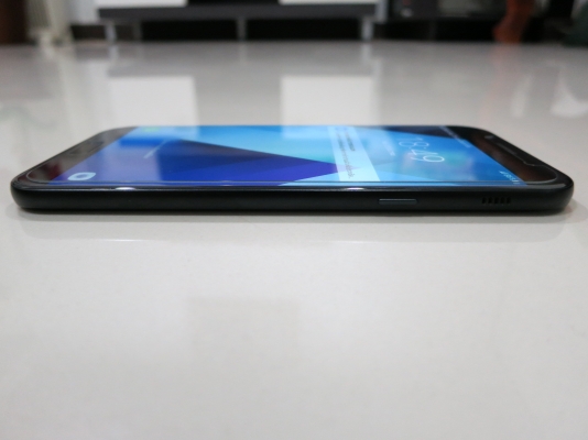 Samsung Galaxy A7 (2017) สีดำ สภาพใหม่ มีที่ชาร์ท ประกันศูนย์ถึง เม.ย.61 ส่งฟรี Samsung Galaxy A7 (2017) สีดำ สภาพใหม่ มีที่ชาร์ท ประกันศูนย์ถึง เม.ย.61 ส่งฟรี