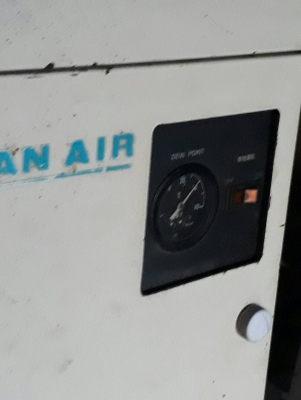 ปั๊มลมสกรูAIRMAN 10 Hpพร้อมdryer เก่าญี่ปุ่น0833554933