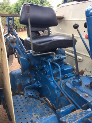 FORD77T-3 รถสวยมาก อุปกรณ์ดันหน้า ผาน3. รถพร้อมใช้