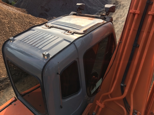 ขาย HITACHI ZX200-1 สภาพสวยจัด 4900 ชั่วโมง สนใจติดต่อ 081-4283210 ขาย HITACHI ZX200-1 สภาพสวยจัด 4900 ชั่วโมง สนใจติดต่อ 081-4283210