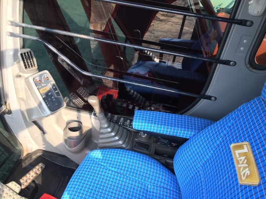 ขาย HITACHI ZX200-1 สภาพสวยจัด 4900 ชั่วโมง สนใจติดต่อ 081-4283210 ขาย HITACHI ZX200-1 สภาพสวยจัด 4900 ชั่วโมง สนใจติดต่อ 081-4283210