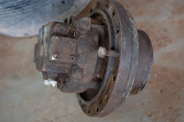 มอเตอร์ตัวเดิน cat e200b