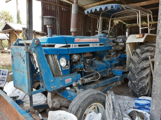 ขายรถไถ FORD6610เสื้อลาย เอกสารเล่มทะเบียน ใบดันหน้า ผานหลัง