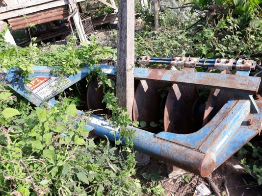 ขายรถไถ FORD6610เสื้อลาย เอกสารเล่มทะเบียน ใบดันหน้า ผานหลัง