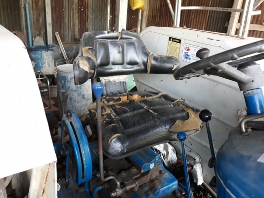 ขายรถไถ FORD6610เสื้อลาย เอกสารเล่มทะเบียน ใบดันหน้า ผานหลัง