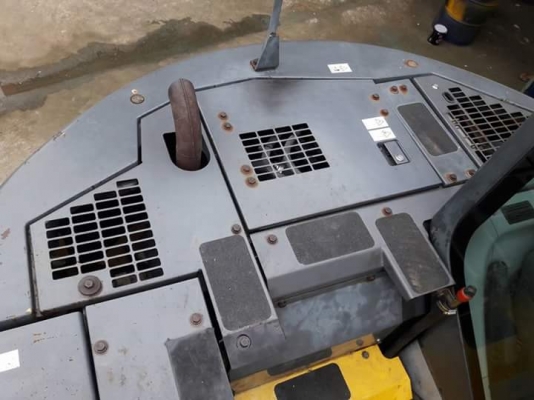 มาใหม่จ้า..KOMATSU PC128-2 -AC เก่านอกแท้  สภาพสวย  เครื่องปั๊มดี  พร้อมใช้  โทร 089-3818694  ดวงนภา