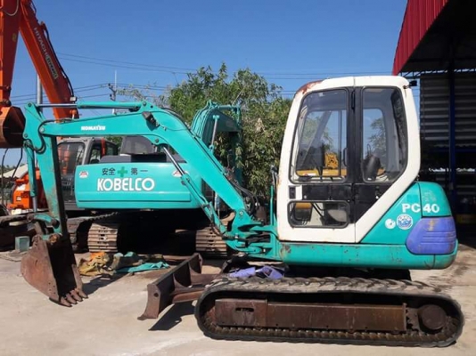 ขายจ้า...KOMATSU PC40-7E  เก่านอกแท้  เดิมๆๆ  4,XXX  ชั่วโมง  ยังไม่เคยใช้งานในไทย  โทร 089-3818694  ดวงนภา