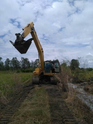 ขาย 1,390,000 บาท KOMATSU PC200-8 ทำงาน 1x,xxx บาท เครื่องดี ปั้มเดิมแรง โช่หนา เอวแน่น ไฟฟ้าครบ เอกสารเล่มทะเบียน   รถอยู่ จ.ยโสธร โทร 0610710295