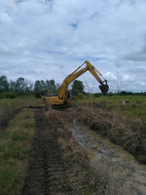 ขาย 1,390,000 บาท KOMATSU PC200-8 ทำงาน 1x,xxx บาท เครื่องดี ปั้มเดิมแรง โช่หนา เอวแน่น ไฟฟ้าครบ เอกสารเล่มทะเบียน   รถอยู่ จ.ยโสธร โทร 0610710295