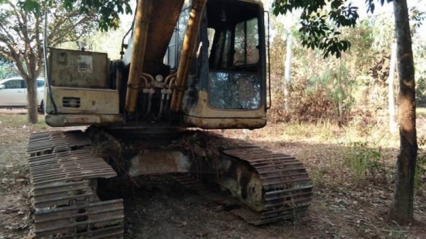 ขายดาว์น 265,000 บาท KOMATSU PC200-6 เครื่อง KOMATSU 6D95L-Turbo แรงดี ปั้มแรง โช่หน่า เอวแน่น ไฟฟ้าตัด (กล่อง-จอ อยู่) เอกสารเล่มทะเบียน  หมายเหตุ.(ต้องเปลียนสัญญา. )       คงเหลือ 15 งวด x 25,000 บาท =375,000 บาท  รถอยู่ จ.ขอนแก่น โทร 0610710295