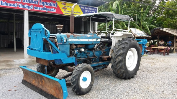 ฟอร์ด 6600 เล่มพร้อม อุปกรณ์ ใบมีด จานสาม ที่ตัดหญ้า พร้อมใช้งาน ราคาต่อรองได้ 0872976734