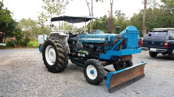 ฟอร์ด 6600 เล่มพร้อม อุปกรณ์ ใบมีด จานสาม ที่ตัดหญ้า พร้อมใช้งาน ราคาต่อรองได้ 0872976734