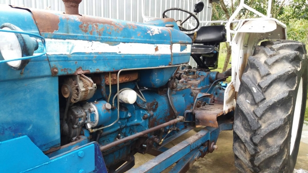 ฟอร์ด 6600 เล่มพร้อม อุปกรณ์ ใบมีด จานสาม ที่ตัดหญ้า พร้อมใช้งาน ราคาต่อรองได้ 0872976734